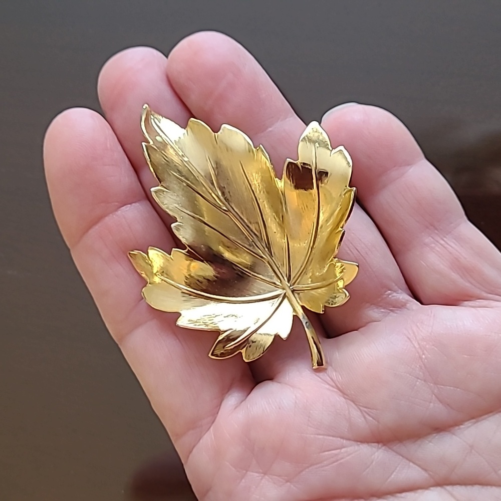 Maple Leaf Pin/brooch - Picture 3 of 6